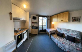 Résidence Christiana - Joli T2 cabine 4 couchages à 50m des pistes à Risoul MAE-6911